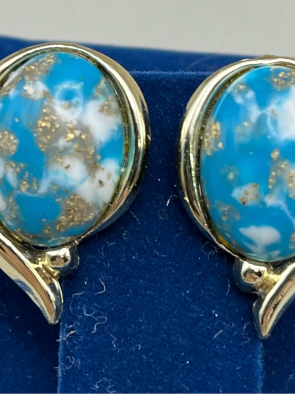 Vintage Gold Tone Clip On Earrings Blue White Marbled Oval Statement 80s 90s - Picture 2 of 5